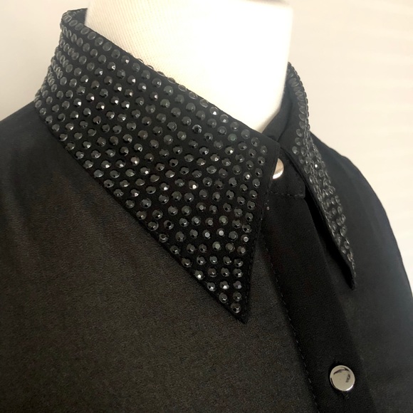 Sheer Jewel Collar Sleeveless Blouse - Picture 6 of 6